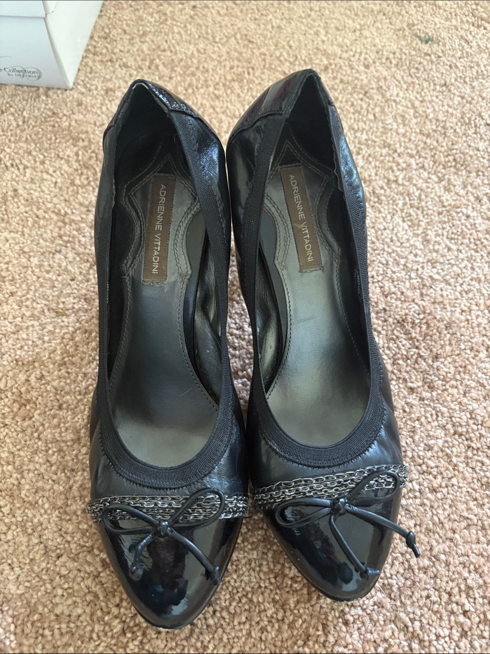 Adrienne Vittadini Black Patent Pointed Toe Pumps with Chain Bow
